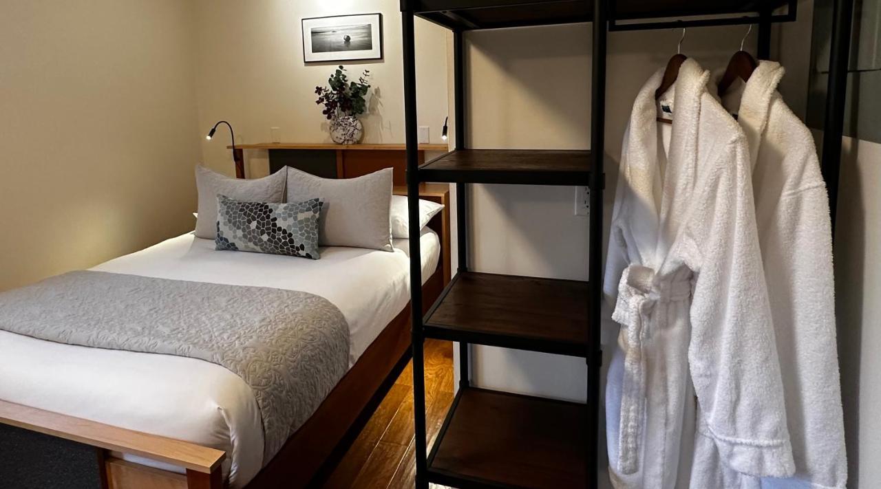 Liahona Guest House Ucluelet Ngoại thất bức ảnh
