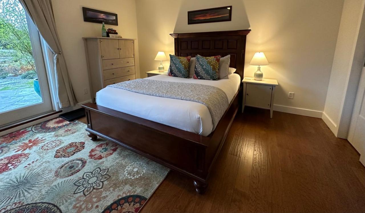 Liahona Guest House Ucluelet Ngoại thất bức ảnh